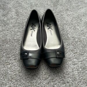 Anne Klein Sport Flats (Women’s 7.5)
